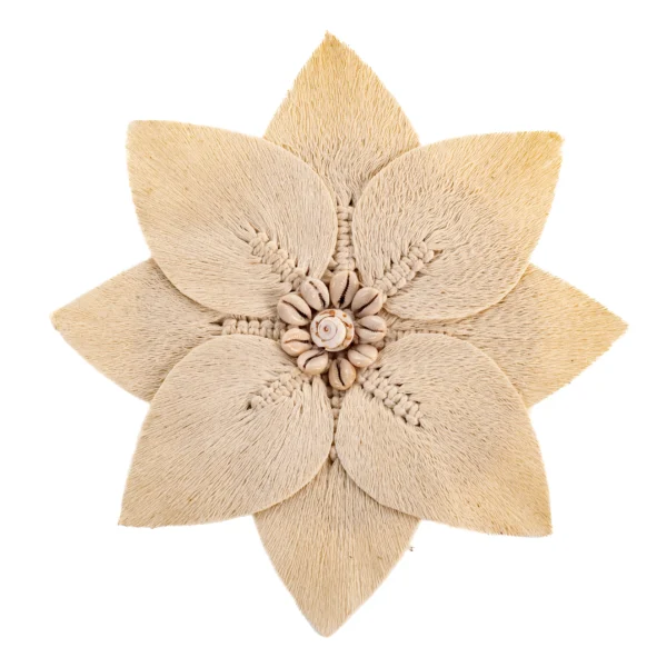 Adorno Flor Macramê Branco com Búzios - 25cm
