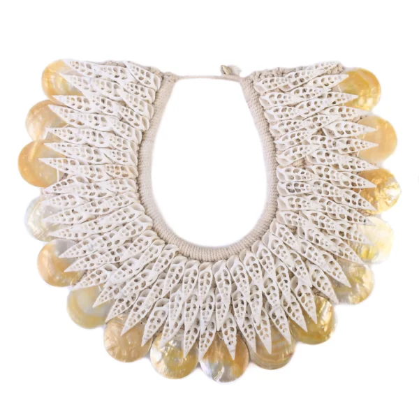 Colar de Macrame - Rhinoclavis Cortado e Ostra Vidraça - 36cm